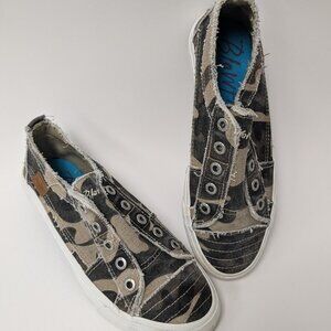 Women's Blowfish Camo Sneakers Sz 9
